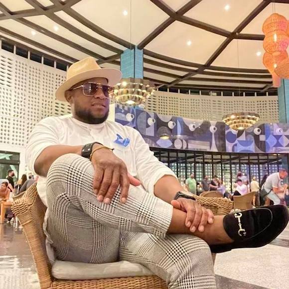 Meet your Posher, Edward - Picture 1 of 1